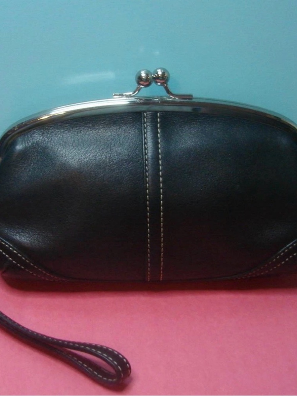 Coach SoHo Black Leather Stitching Kiss Lock Pouch Wallet Wristlet